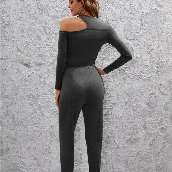 Cut-Out Jumpsuit - Picture 4 of 6